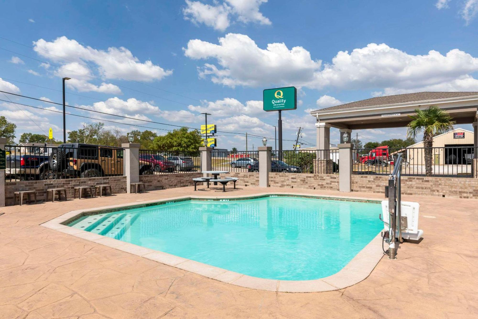 Quality Inn And Suites Groesbeck Extérieur photo